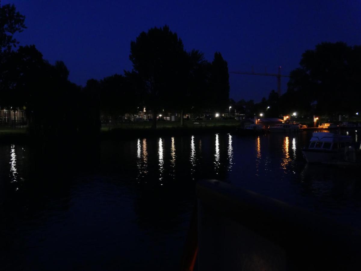 De Logeerboot Dordrecht Bed & Breakfast Екстериор снимка